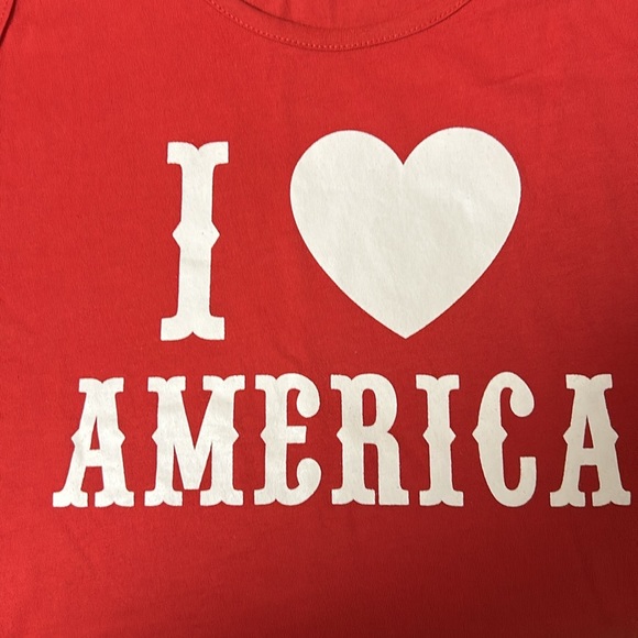 NWT Electric Pink Women’s “I 🩷 AMERICA Tank Top with Fringe around sides of top - Picture 3 of 8